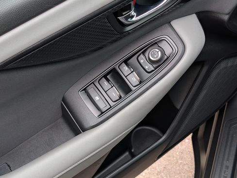 Used 2025 Subaru Outback Premium AWD/4WD image 19