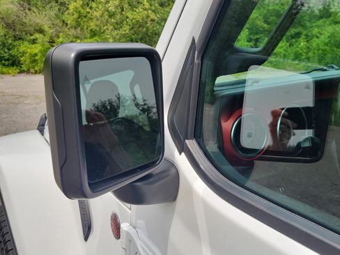 Used 2020 Jeep Gladiator Mojave AWD/4WD image 10