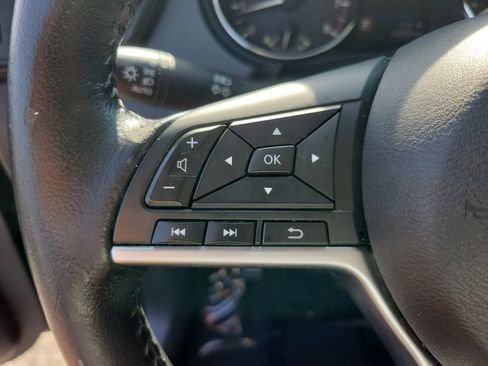Certified 2020 Nissan Rogue SV FWD image 20