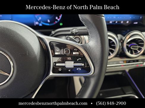 Used 2023 Mercedes-Benz GLB 250 image 18