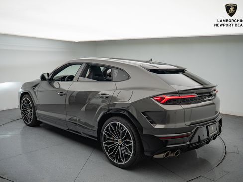Used 2025 Lamborghini Urus SE image 13