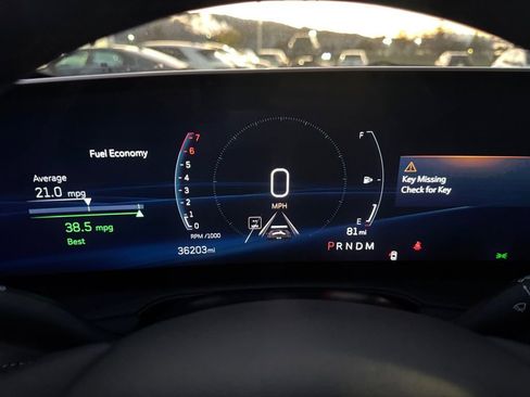 Used 2025 Cadillac XT4 Premium Luxury image 18