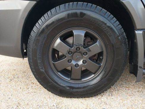 Used 2014 Mercedes-Benz Sprinter 2500 image 26