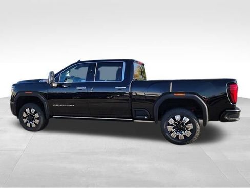 New 2026 GMC Sierra 2500 Denali w/ Denali Reserve Package AWD/4WD image 9