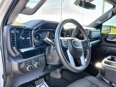 Certified 2024 GMC Sierra 1500 Elevation image 10
