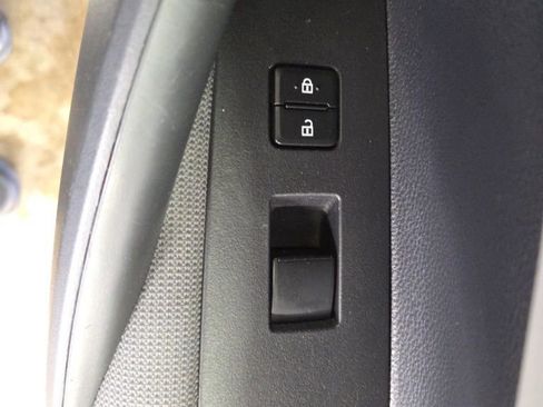 Used 2020 Toyota Corolla LE image 21