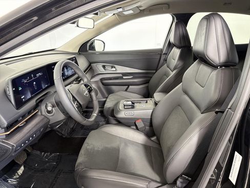 Used 2025 Nissan Ariya AWD image 22