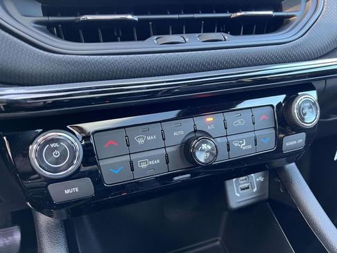 New 2026 Jeep Compass Limited w/ Sun, Sound & Navigation Group AWD/4WD image 21