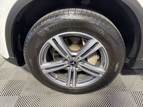 Used 2021 Mercedes-Benz GLC 300 4MATIC image 16