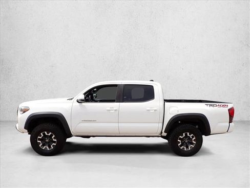 Used 2019 Toyota Tacoma TRD Off-Road AWD/4WD image 2