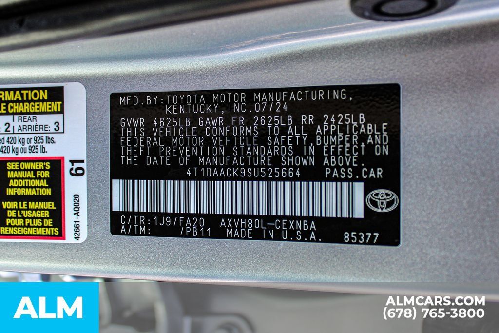 Used 2025 Toyota Camry LE FWD image 39