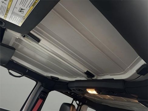 Used 2017 Jeep Wrangler Unlimited Rubicon image 17