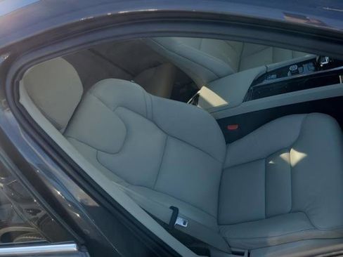 Used 2025 Volvo XC90 B5 Plus image 10