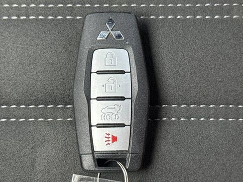 Used 2024 Mitsubishi Outlander SE AWD/4WD image 28