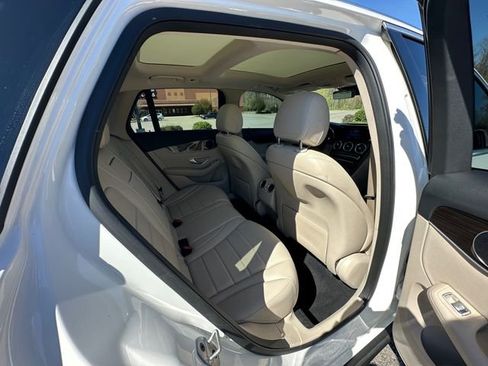 Used 2022 Mercedes-Benz GLC 300 w/ Premium Package Lite image 17