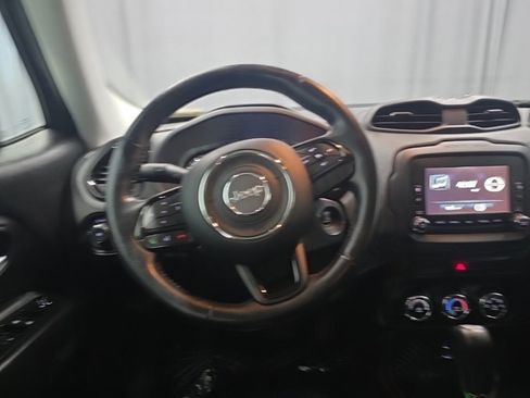 Used 2017 Jeep Renegade Altitude image 10