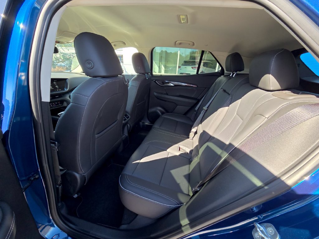 Used 2023 Buick Envision Essence FWD image 28