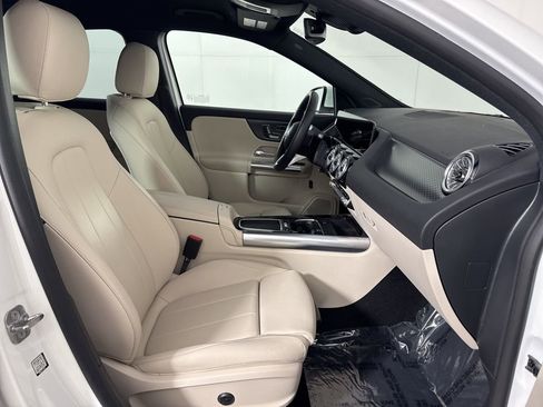 Certified 2025 Mercedes-Benz GLA 250 4MATIC image 12