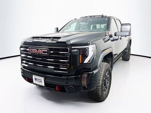 Used 2024 GMC Sierra 2500 AT4X AWD/4WD image 3