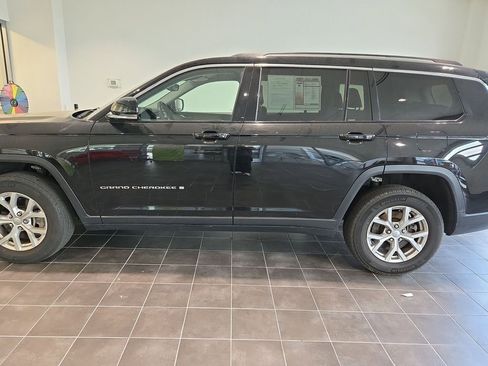 Used 2022 Toyota RAV4 Limited FWD image 8