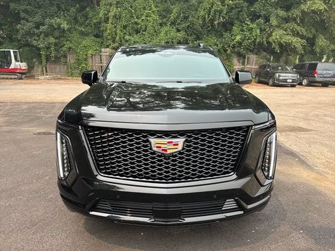 Used 2025 Cadillac Escalade Sport w/ Touring Package AWD/4WD image 8