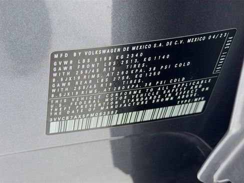 Certified 2023 Volkswagen Tiguan SE R-Line FWD image 33