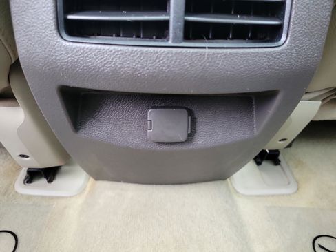 Used 2013 Lincoln MKX FWD image 17