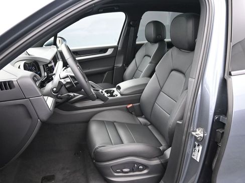 New 2026 Porsche Cayenne image 5