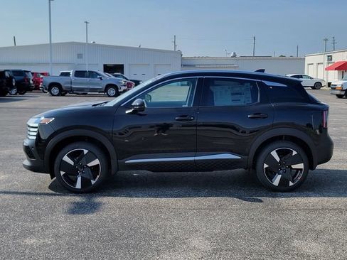 New 2025 Nissan Kicks SR w/ SR Premium Package AWD/4WD image 9