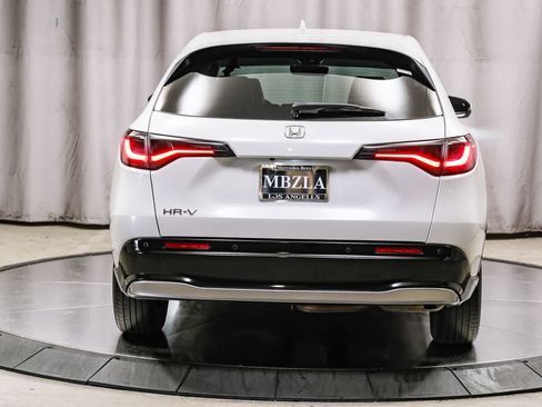 Used 2024 Honda HR-V EX-L image 3