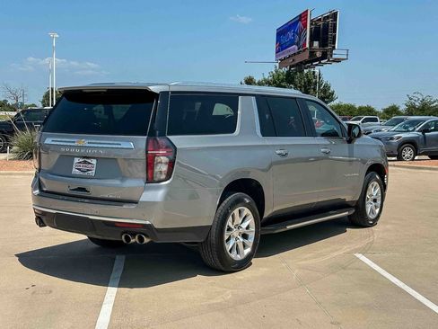 Used 2023 Chevrolet Suburban Premier AWD/4WD image 3