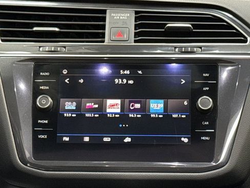 Used 2020 Volkswagen Tiguan SEL FWD image 21