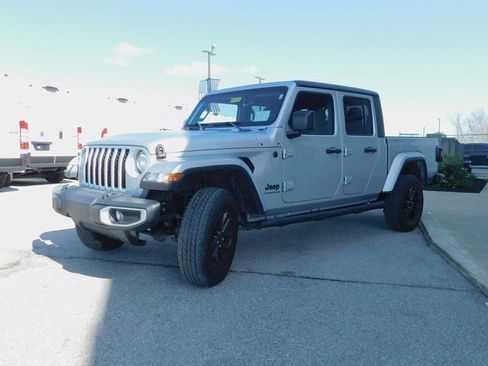 Used 2023 Jeep Gladiator Sport image 22