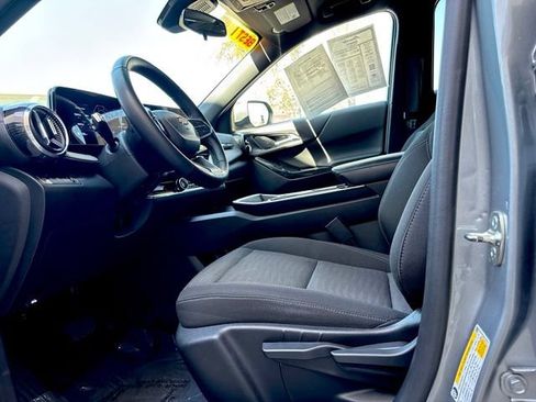 Used 2025 Chevrolet Equinox LT FWD image 13