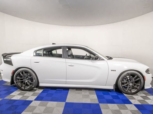 Used 2023 Dodge Charger Scat Pack w/ Daytona Edition Group RWD image 4