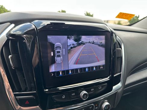 Used 2021 Chevrolet Traverse RS FWD image 26