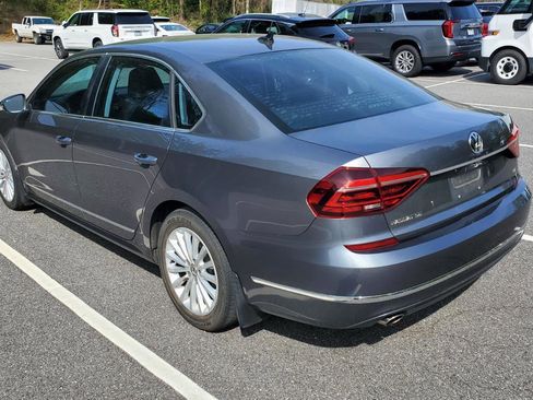 Used 2017 Volkswagen Passat 1.8T SE image 8