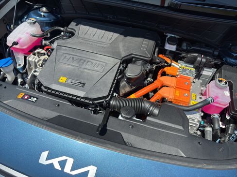 Certified 2025 Kia Niro EX Touring FWD image 29