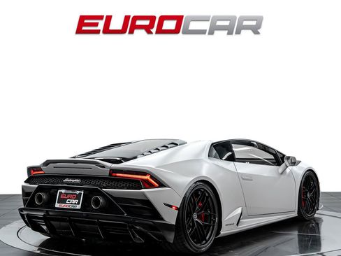 Used 2020 Lamborghini Huracan EVO image 5