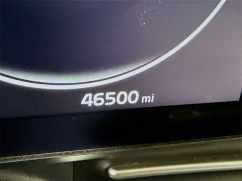 Used 2024 Kia Carnival SX Prestige image 5