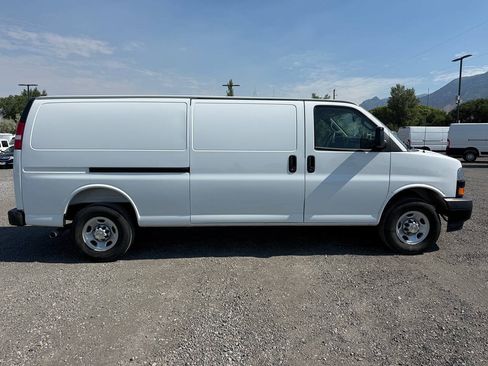 Used 2025 Chevrolet Express 2500 Extended w/ Driver Convenience Package RWD image 2