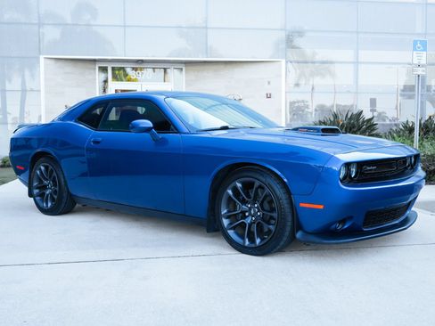 Used 2021 Dodge Challenger R/T Scat Pack w/ Shaker Package RWD image 4