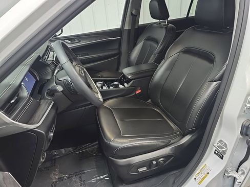 Used 2023 Jeep Grand Cherokee L Limited image 29