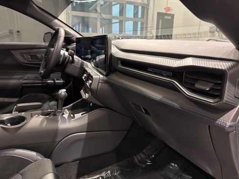 Used 2025 Ford Mustang Dark Horse image 60