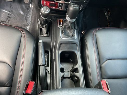 Used 2024 Jeep Wrangler Unlimited Rubicon AWD/4WD image 47