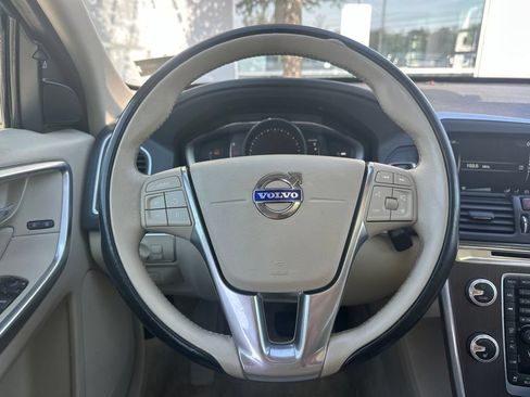 Used 2016 Volvo XC60 T5 Premier w/ Proximity Package AWD/4WD image 18