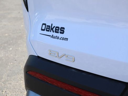 New 2026 Kia EV9 Wind image 8