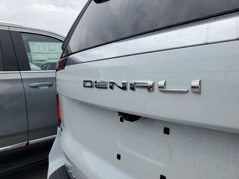 New 2026 GMC Yukon XL Denali w/ Sun & Power Step Package image 9