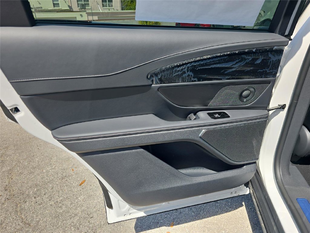 New 2026 Lincoln Nautilus Premier w/ Equipment Group 102A AWD/4WD image 9