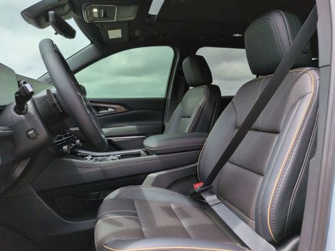 New 2026 Chevrolet Traverse High Country w/ LPO, Floor Liner Package FWD image 14